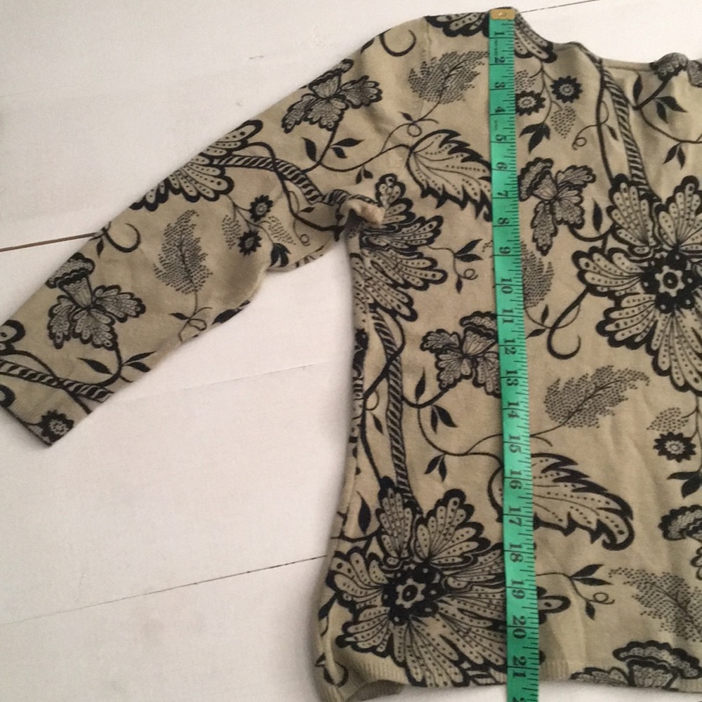 Sweater - Picture 5 of 9